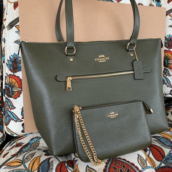 New coach set 💐 olive green bag and wallet - Picture 7 of 8